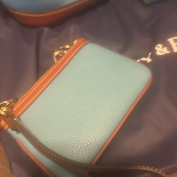 Dooney & Bourke - Picture 4 of 14